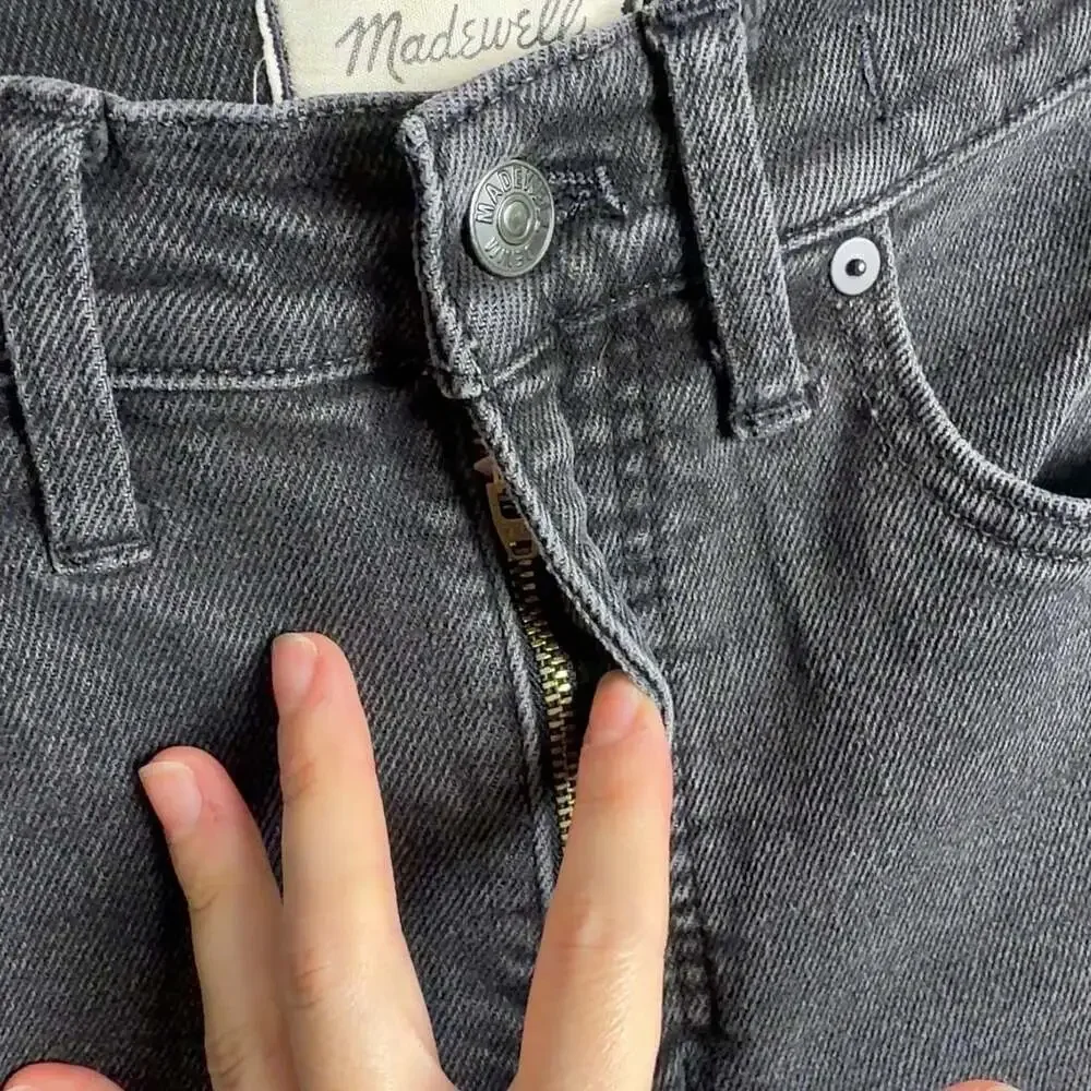 Madewell Cali Demi-Boot Black Denim Jeans Size 28 Raw Frayed Hem Women’s